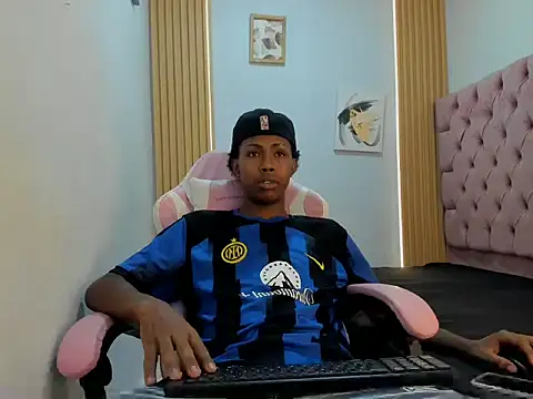 Jax Maliq online show from 10.10.25