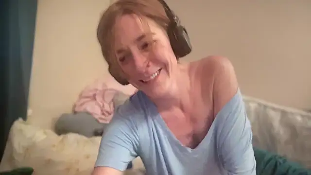 lookitsmay online show from 09.23.25