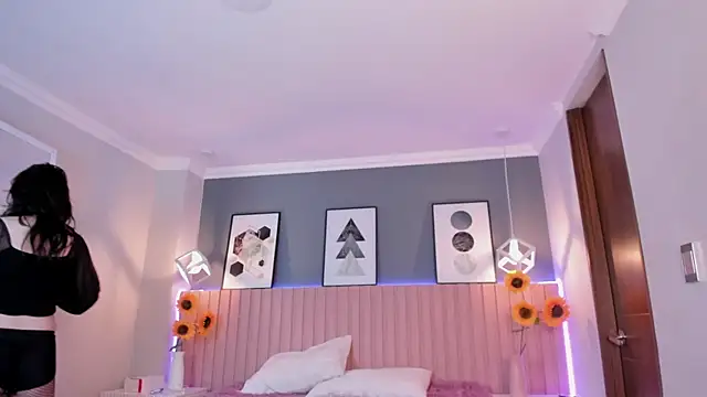 Nina Ford online show from 11.07.25