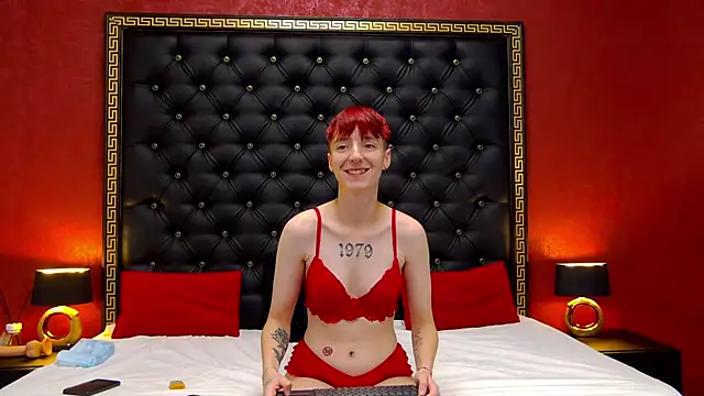 Luna Devil  online show from 10.17.25