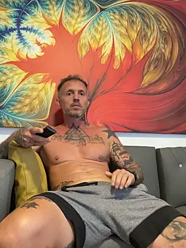 Snapshot of MagicLex1 chatting on 10.01.25 MagicLex1 online show from 10.01.25