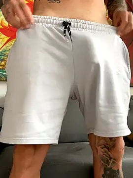 Snapshot of MagicLex1 chatting on 10.13.25 MagicLex1 online show from 10.13.25