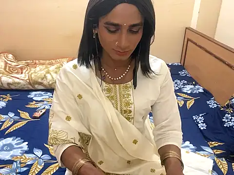 LuvLayla online show from 01.08.26