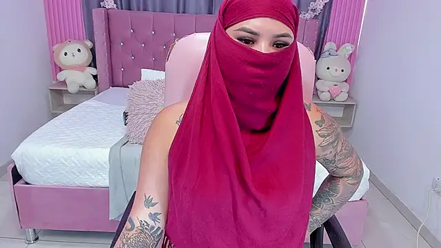 Nayla-Mouna online show from 09.16.25