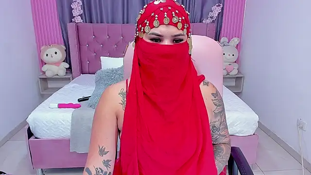 Nayla-Mouna online show from 09.19.25