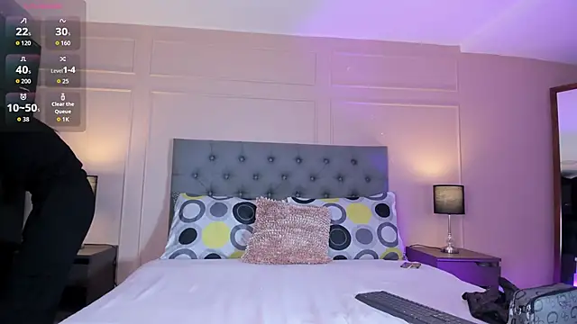 ALICESANDOVAL online show from 12.04.25