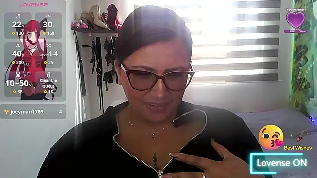 Snapshot of Vesper_Vixen chatting on 10.24.25 Vesper Vixen online show from 10.24.25