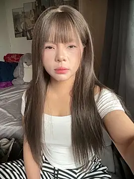 Snapshot of SarahBeii chatting on 10.07.25 SarahBeii online show from 10.07.25