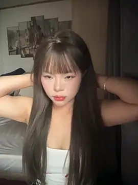 Snapshot of SarahBeii chatting on 10.14.25 SarahBeii online show from 10.14.25