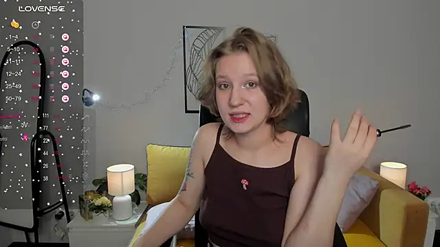 Hailey Foxy online show from 09.26.25