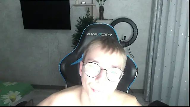 Snapshot of glasses_cat chatting on 01.09.26 glasses cat online show from 01.09.26