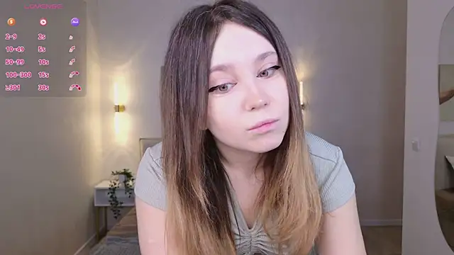 Lina Glow online show from 04.21.26