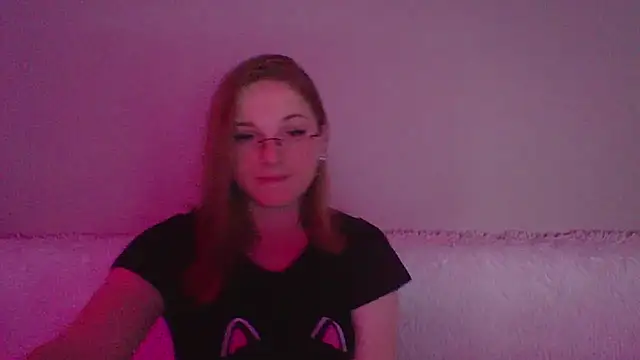 Star Girlish online show from 10.24.25