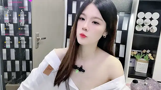 Yueyue-MM online show from 10.26.25