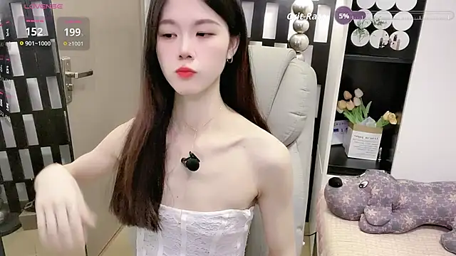 Snapshot of Yueyue-MM chatting on 04.10.26 Yueyue-MM online show from 04.10.26