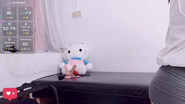 Snapshot of yigbg14 chatting on 11.18.25 yigbg14 online show from 11.18.25