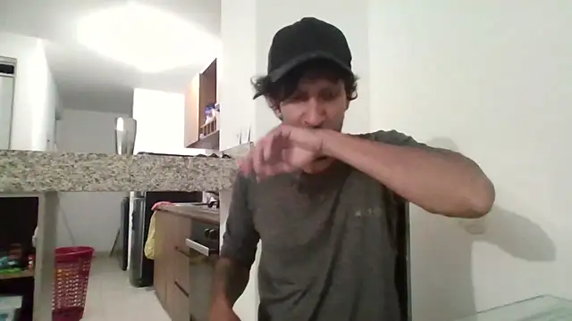 Snapshot of Alejandro92_cali chatting on 04.06.26 Alejandro92 cali online show from 04.06.26