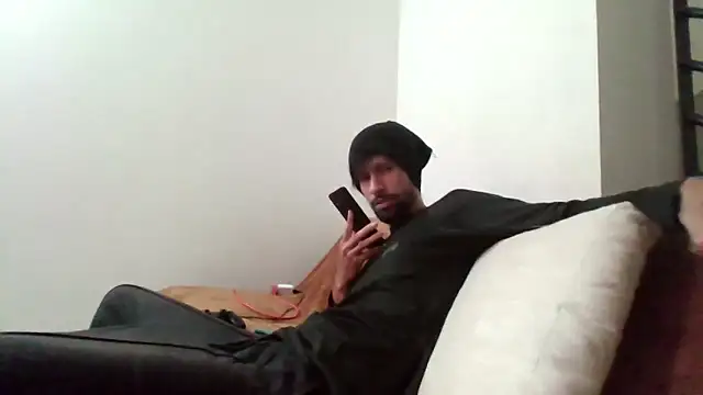 Snapshot of Alejandro92_cali chatting on 04.13.26 Alejandro92 cali online show from 04.13.26