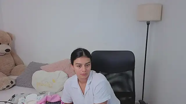 Snapshot of valerihouse chatting on 09.16.25 valerihouse online show from 09.16.25