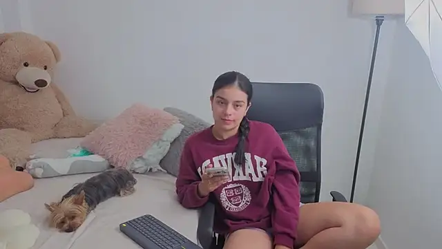 Snapshot of valerihouse chatting on 11.06.25 valerihouse online show from 11.06.25