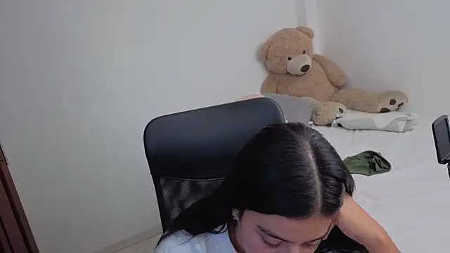 valerihouse online show from 04.15.26