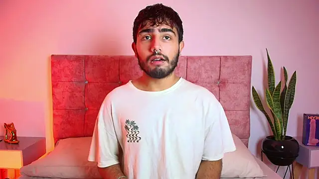 Snapshot of Ares_Alpha chatting on 11.15.25 Ares Alpha online show from 11.15.25