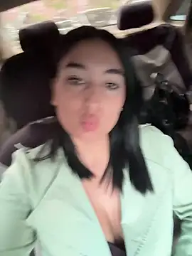 Scarlett 12 online show from 10.15.25