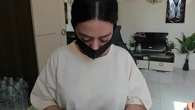 Snapshot of Missbrown24 chatting on 10.01.25 Missbrown24 online show from 10.01.25