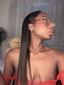 Snapshot of AmyRoss_1 chatting on 10.20.25 AmyRoss 1 online show from 10.20.25