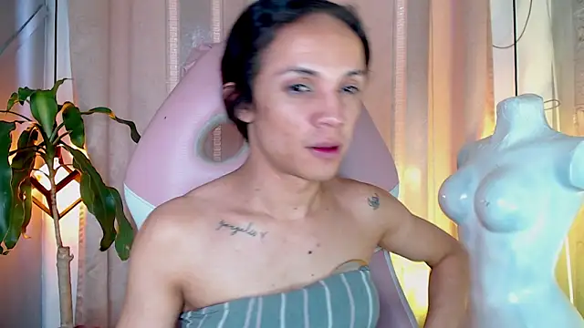 Snapshot of Cristal_Gem1 chatting on 04.26.26 Cristal Gem1 online show from 04.26.26