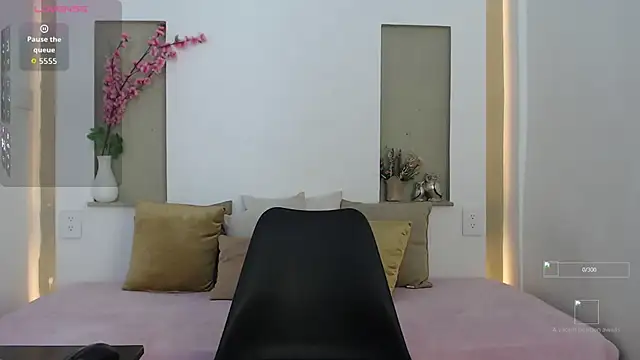 Snapshot of Glory_girl chatting on 10.08.25 Glory girl online show from 10.08.25