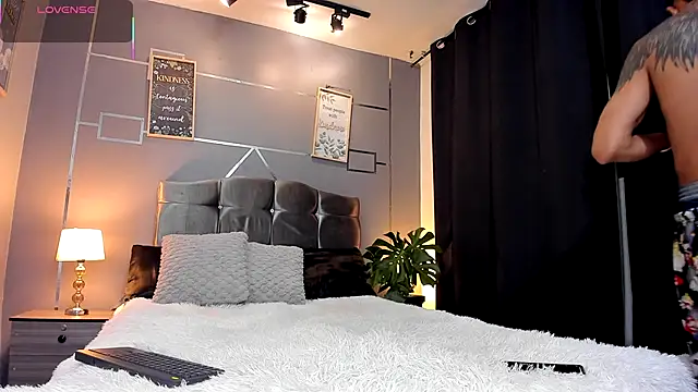 Snapshot of oliver_mr_ chatting on 09.08.25 oliver mr online show from 09.08.25