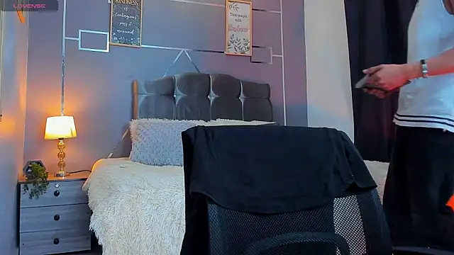 Snapshot of oliver_mr_ chatting on 11.04.25 oliver mr online show from 11.04.25