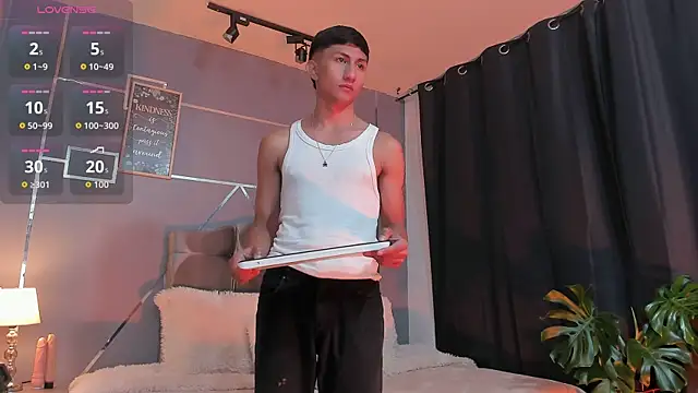 Snapshot of oliver_mr_ chatting on 12.17.25 oliver mr online show from 12.17.25