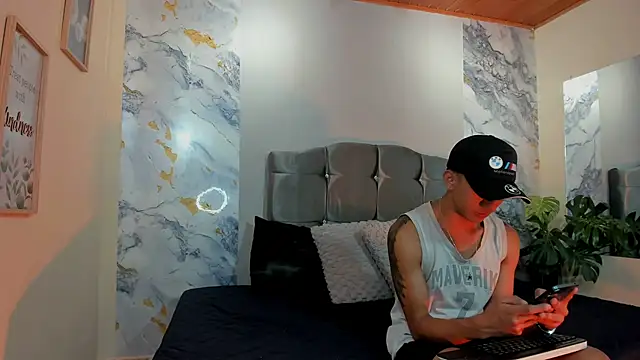 Snapshot of oliver_mr_ chatting on 01.09.26 oliver mr online show from 01.09.26