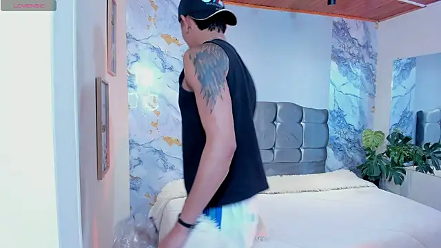 Snapshot of oliver_mr_ chatting on 01.10.26 oliver mr online show from 01.10.26