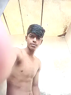 Snapshot of monster_33 chatting on 10.20.25 monster 33 online show from 10.20.25