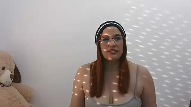 Snapshot of Cuquita83 chatting on 12.18.24 Cuquita83 online show from 12.18.24