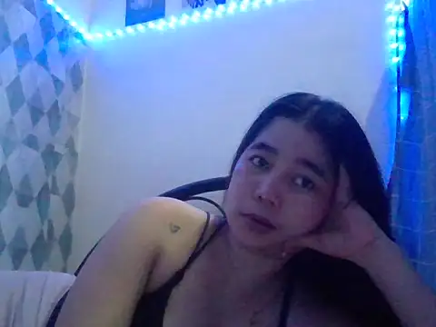 Snapshot of Asianhotskinny chatting on 06.28.26 Asianhotskinny online show from 06.28.26