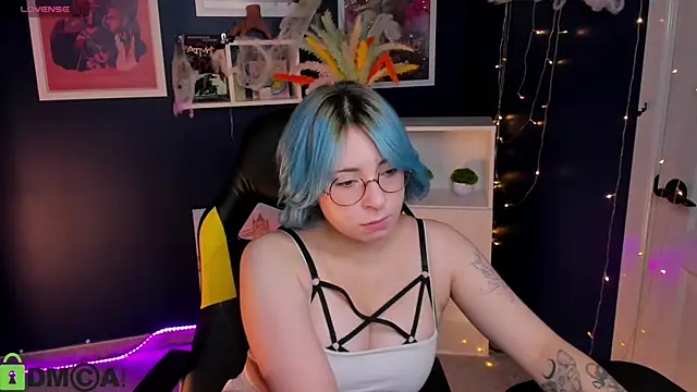 Snapshot of Penny_Stanley chatting on 10.27.25 Penny Stanley online show from 10.27.25