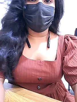 Snapshot of BeautyGirl_sara chatting on 09.19.25 BeautyGirl sara online show from 09.19.25