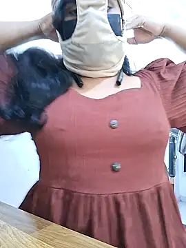 Snapshot of BeautyGirl_sara chatting on 09.21.25 BeautyGirl sara online show from 09.21.25