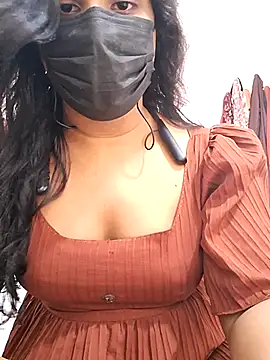 Snapshot of BeautyGirl_sara chatting on 10.28.25 BeautyGirl sara online show from 10.28.25