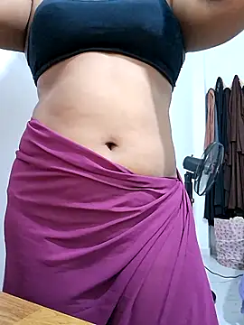 Snapshot of BeautyGirl_sara chatting on 11.02.25 BeautyGirl sara online show from 11.02.25