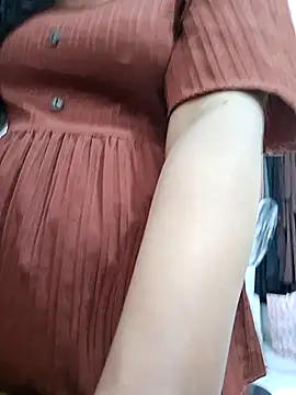 Snapshot of BeautyGirl_sara chatting on 11.03.25 BeautyGirl sara online show from 11.03.25