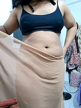 Snapshot of BeautyGirl_sara chatting on 11.07.25 BeautyGirl sara online show from 11.07.25