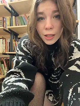 Snapshot of Mimiumuy chatting on 11.05.25 Mimiumuy online show from 11.05.25