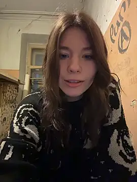 Snapshot of Mimiumuy chatting on 11.19.25 Mimiumuy online show from 11.19.25