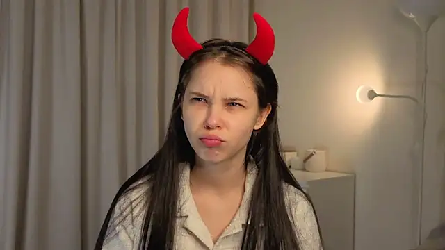 slyshypie online show from 11.26.25