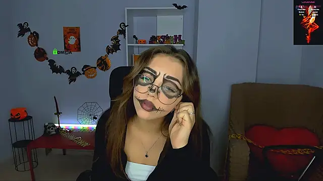 keylas moan online show from 10.31.25